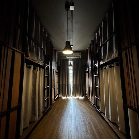 Yaksa Private Hostel Bangkok Bagian luar foto