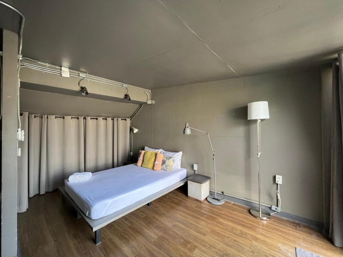 Yaksa Private Hostel Bangkok Bagian luar foto
