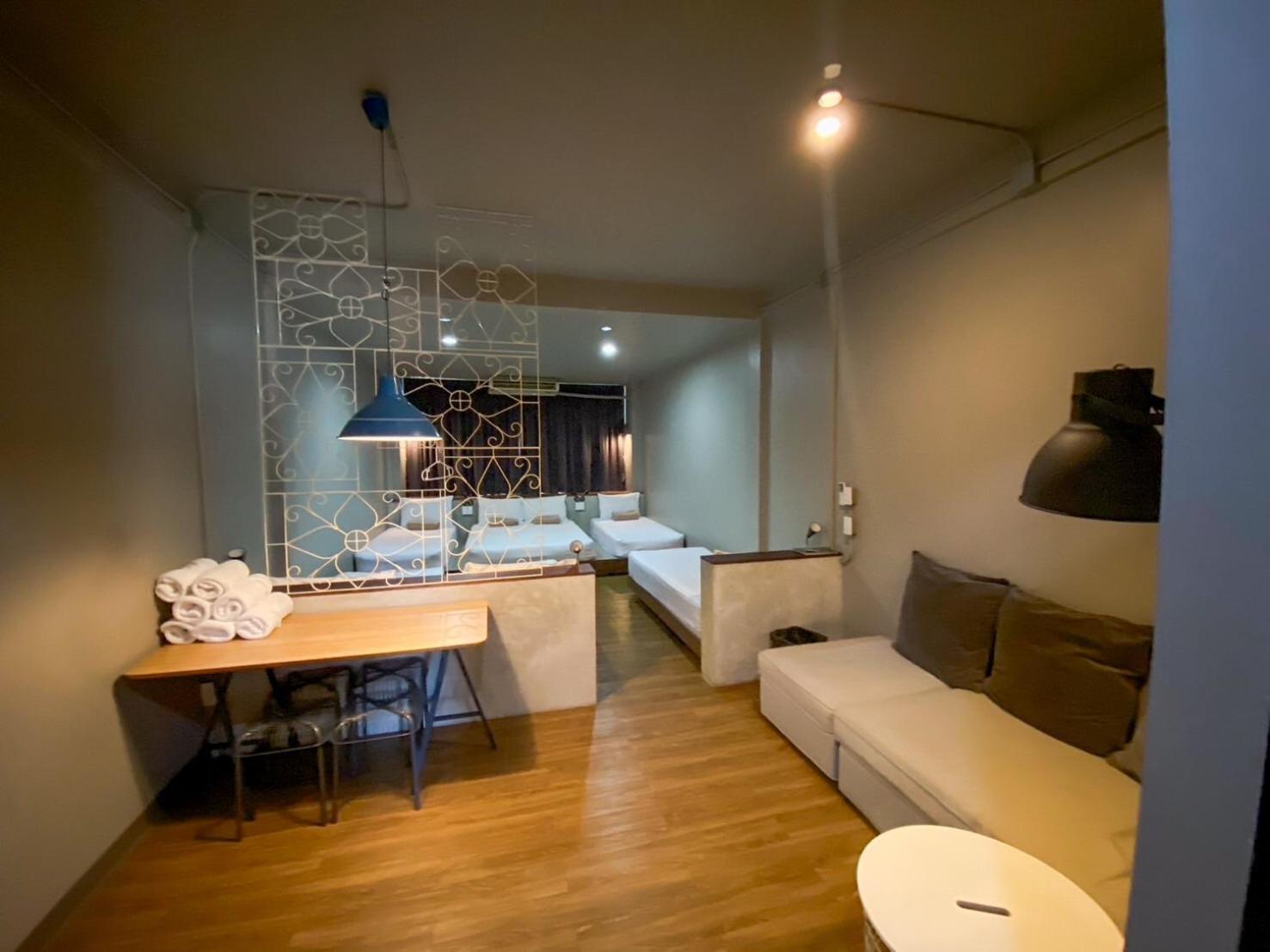 Yaksa Private Hostel Bangkok Bagian luar foto