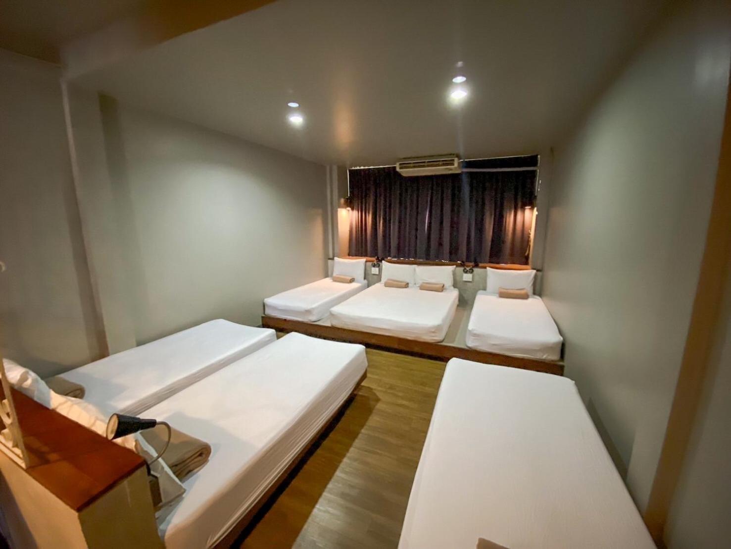 Yaksa Private Hostel Bangkok Bagian luar foto