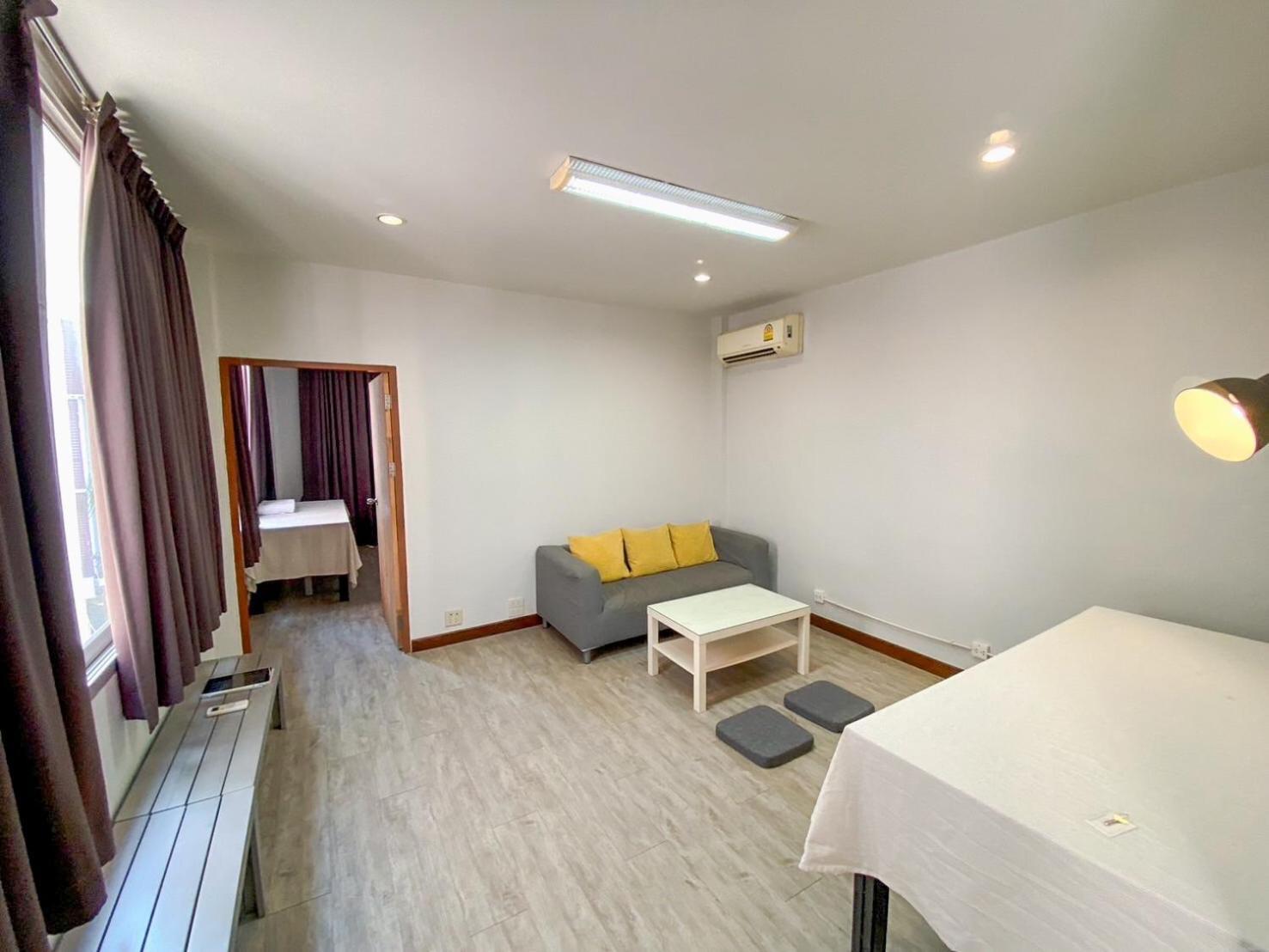 Yaksa Private Hostel Bangkok Bagian luar foto