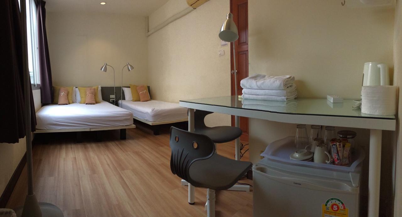 Yaksa Private Hostel Bangkok Bagian luar foto