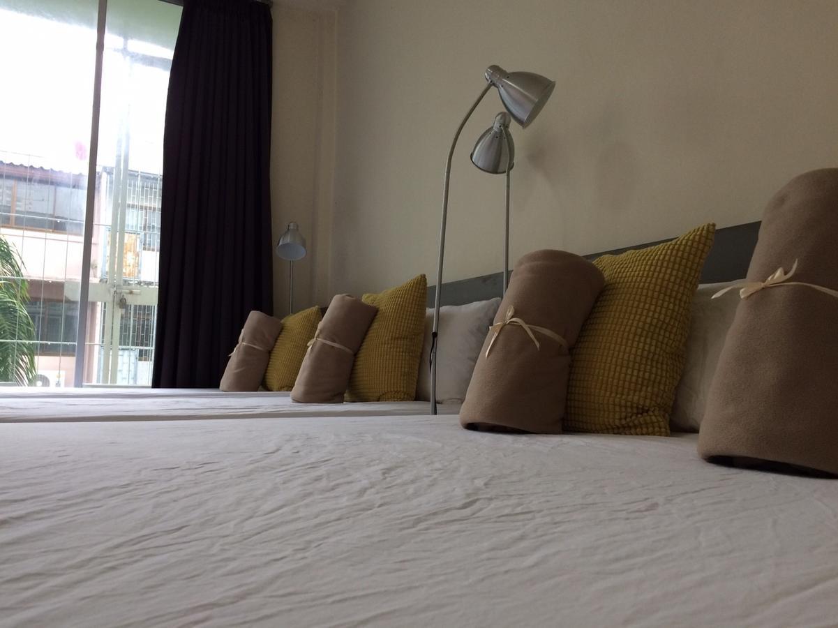 Yaksa Private Hostel Bangkok Bagian luar foto